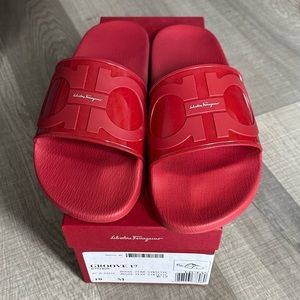 NEW NEVER WORN Ferragamo Rubber Slides